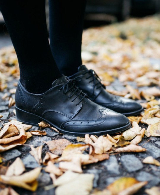 Oxford γυναικεία μαύρα παπούτσια από τη συλλογή των Olympic Stores
