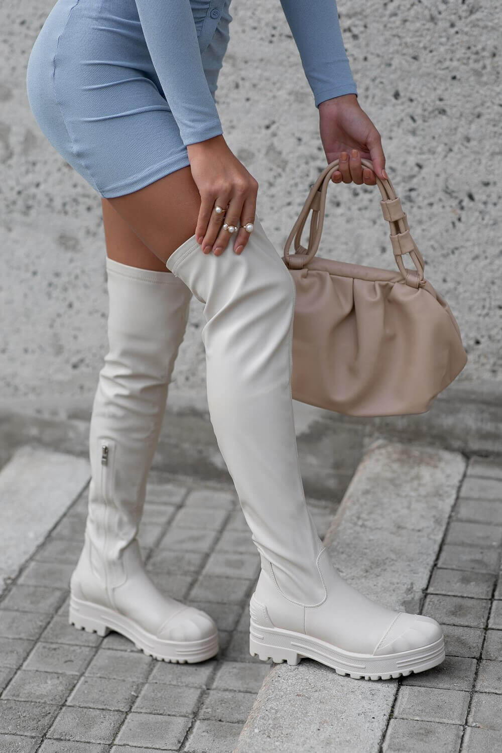 Λευκές μπότες over the knee